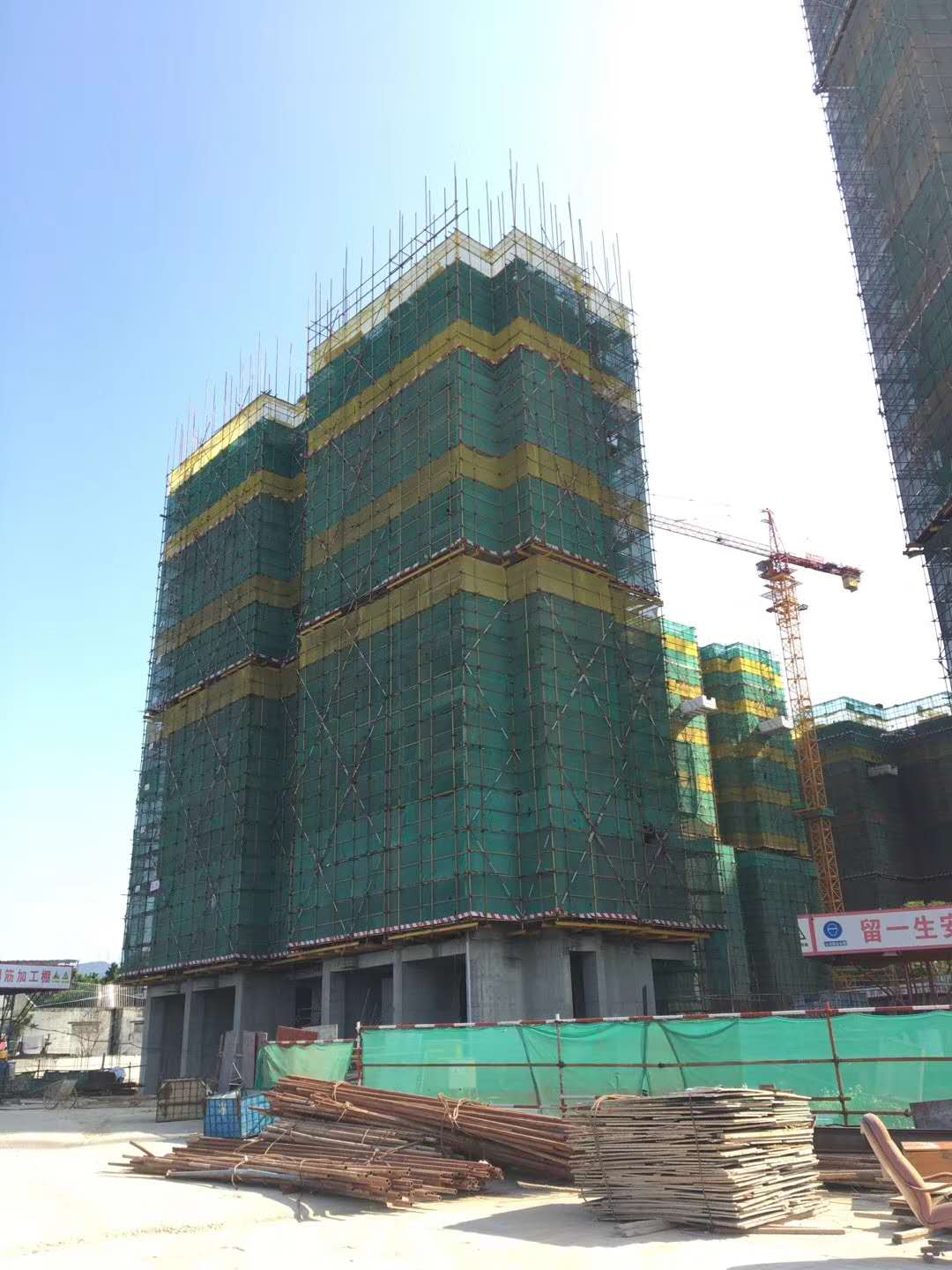 深圳頤安都會中央項目建筑安全網(wǎng)施工案例